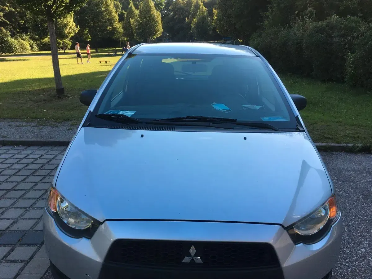 Gebraucht Mitsubishi Colt 95 PS (69 kW) 2010 Grau Kleinwagen