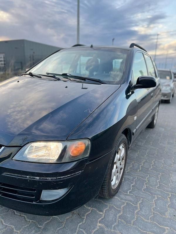 Gebraucht Mitsubishi Space Star 98 PS (72 kW) 2005 Schwarz Van / Kleinbus