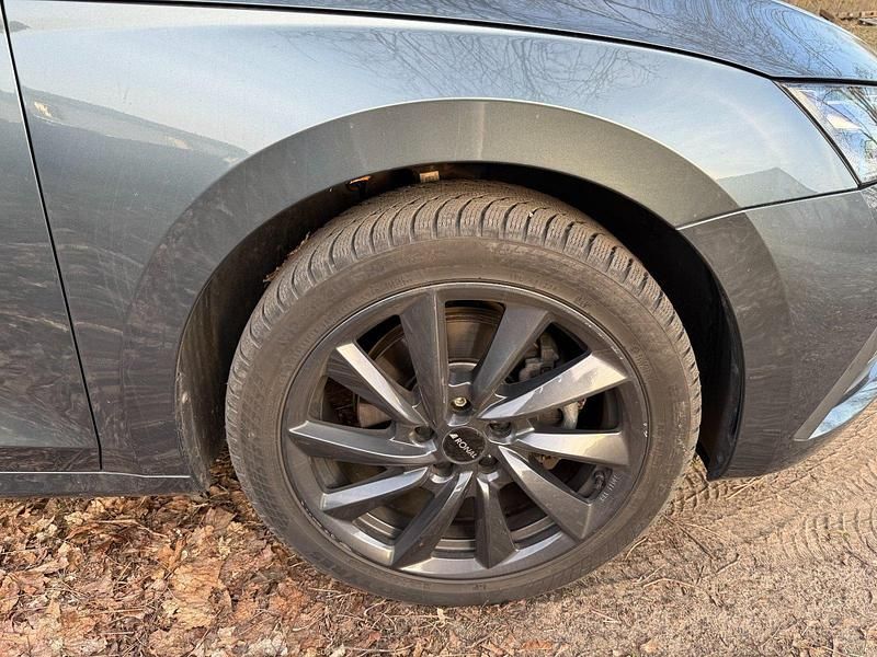 Second-hand Skoda Octavia First Edition 150 CP (110 kW) 2020 Gri Break