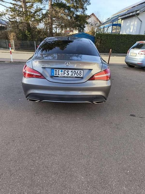 Gebraucht Mercedes CLA200 Edition 136 PS (100 kW) 2019 Coupé