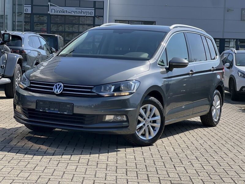 Grau Gebraucht 2016 VW Touran Highline Van / Kleinbus | 18.490 € (Fairer Preis) - Bild 1/4