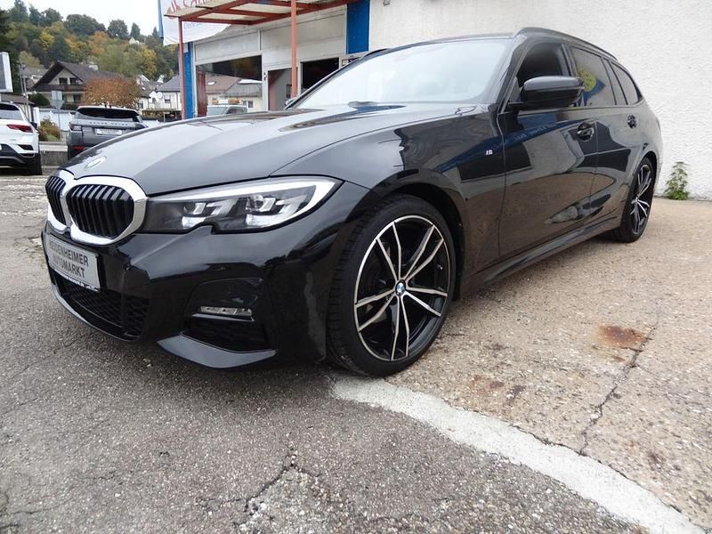 Schwarz Gebraucht 2022 BMW 320 M Sport Limousine | 21.000 € (Superpreis) - Bild 1/4