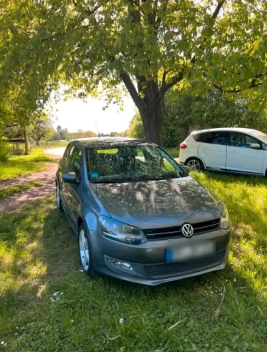 Gebraucht VW Polo 90 PS (66 kW) 2010 Grau Kleinwagen