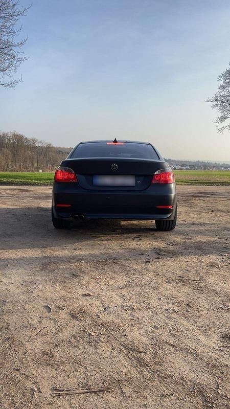 Gebraucht BMW 523 177 PS (130 kW) 2004 Schwarz Limousine