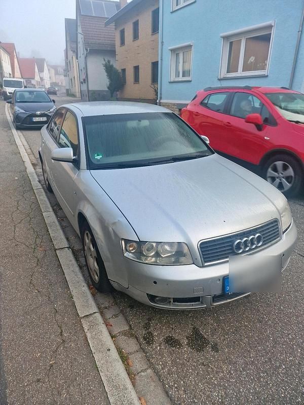 Silber Gebraucht 2003 Audi A4 Limousine | 500 € (Superpreis) - Bild 1/4