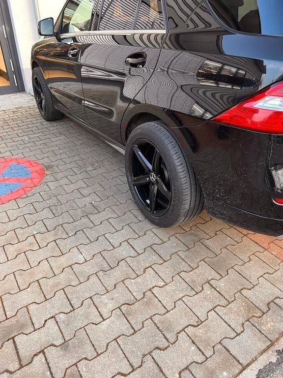 Gebraucht Mercedes ML350 258 PS (189 kW) 2013 Schwarz SUV