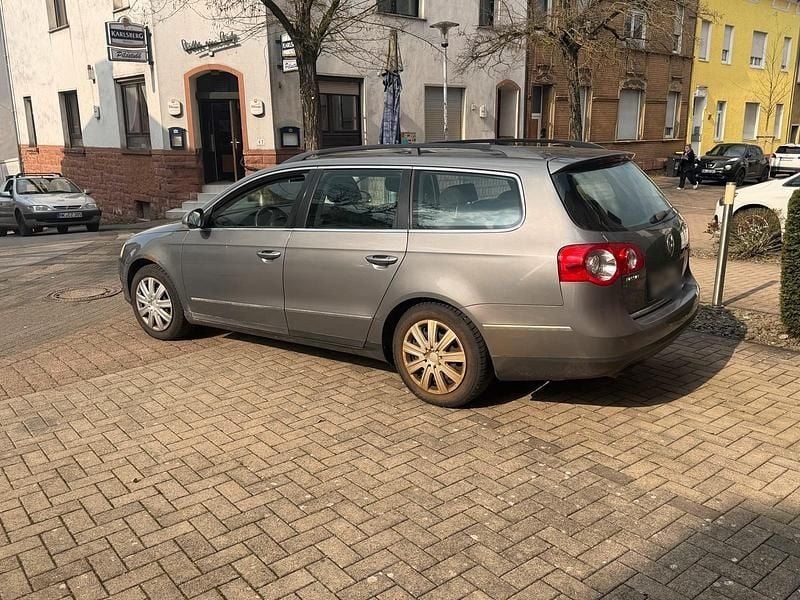Gebraucht VW Passat 140 PS (102 kW) 2007 Grau Kombi