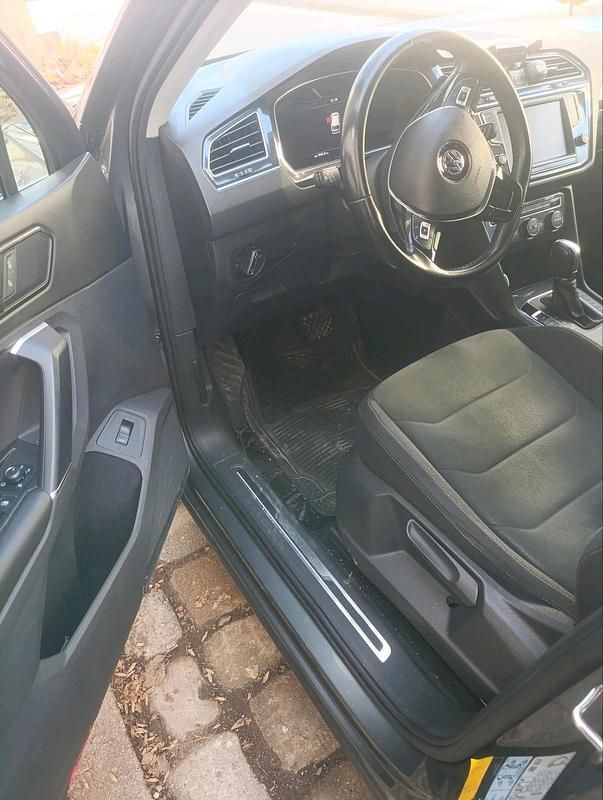 Gebraucht VW Tiguan Highline 150 PS (110 kW) 2017 Grau SUV