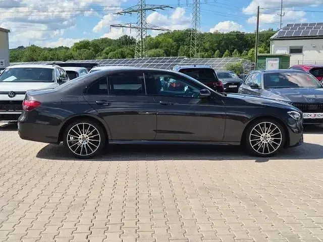 Gebraucht Mercedes E200 AMG 211 PS (155 kW) 2022 Grafitgrau  metalliclack Limousine