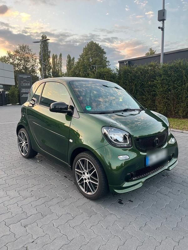 Grün Gebraucht 2017 Smart ForTwo Coupé Brabus Coupé | 10.250 € (Guter Preis) - Bild 1/4