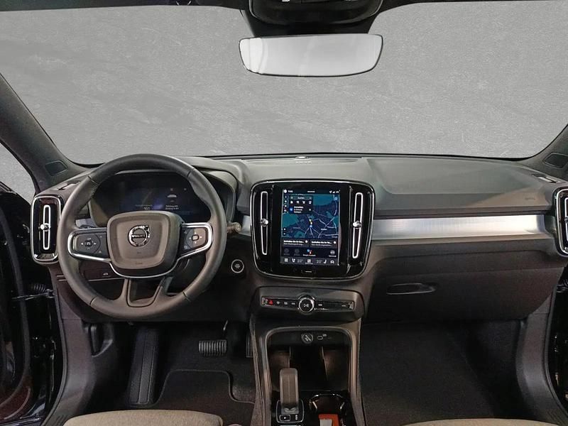Nouă Volvo XC40 Plus 163 CP (119 kW) 2026 Negru SUV
