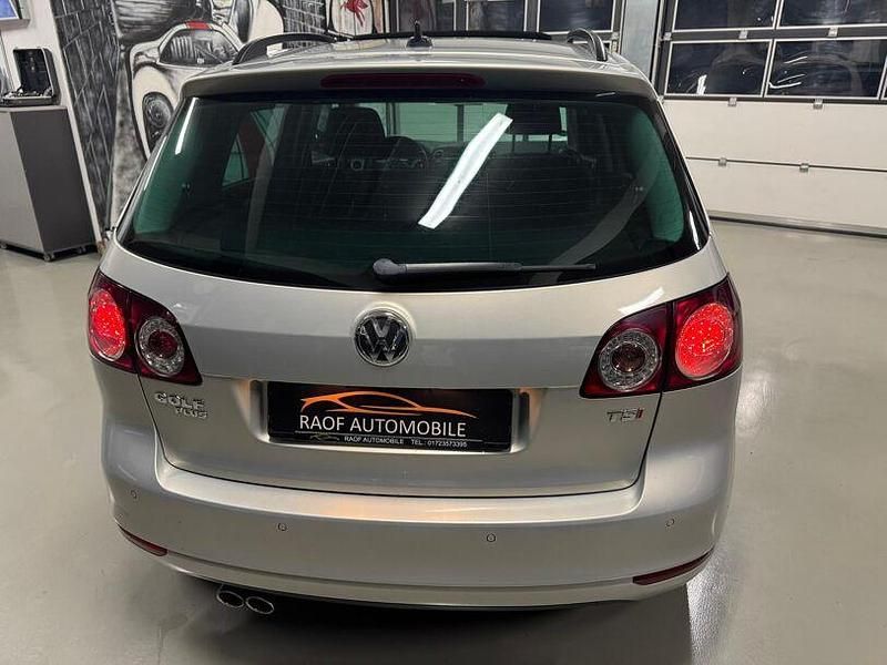 Gebraucht VW Golf VII 122 PS (89 kW) 2013 Silver leaf metallic Limousine