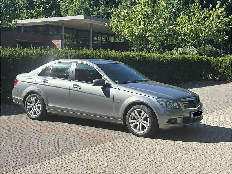 Gebraucht Mercedes C180 156 PS (114 kW) 2009 Grau Limousine
