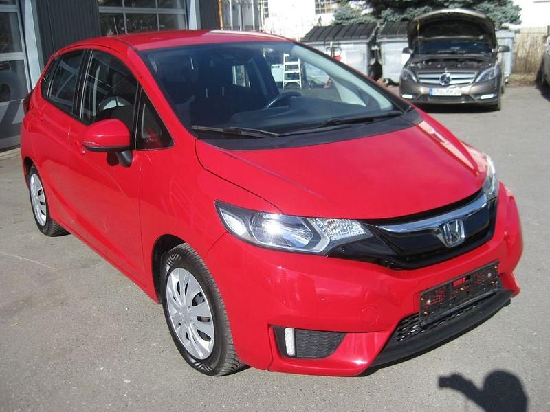 Gebraucht Honda Jazz Trend 102 PS (75 kW) 2017 Rot Kleinwagen