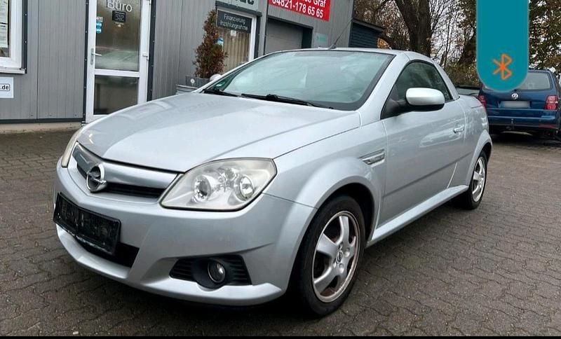 Gebraucht Opel Tigra 125 PS (91 kW) 2004 Silber Cabrio