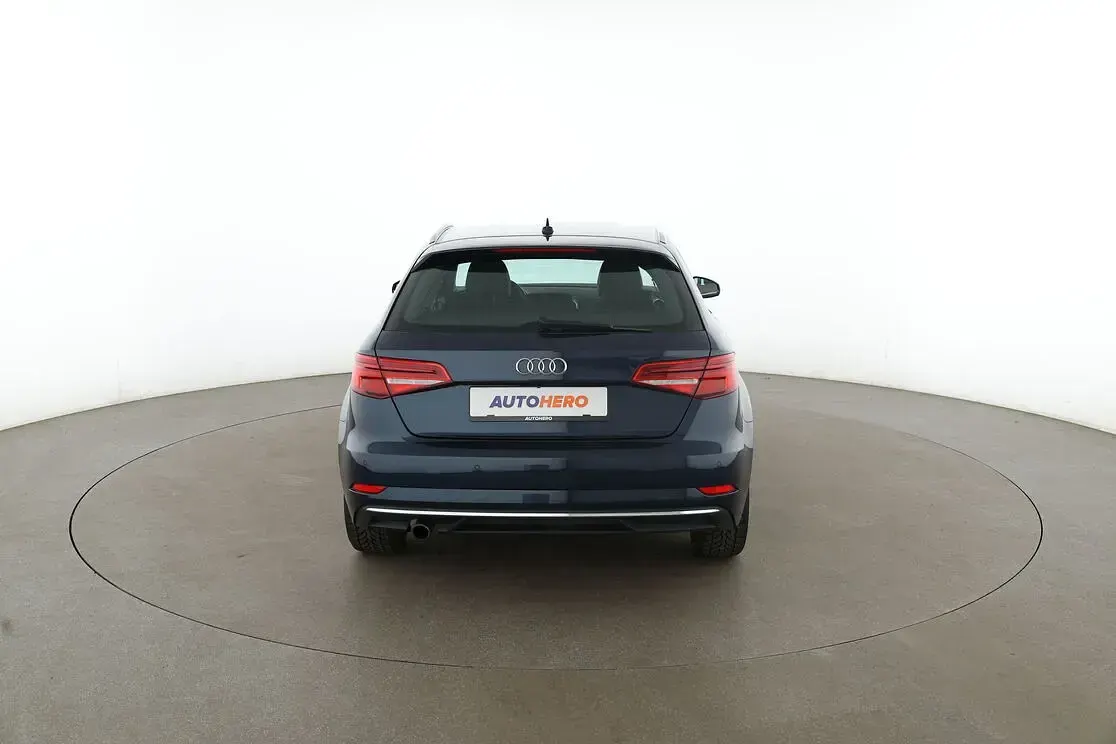 Gebraucht Audi A3 Design 2018 Blau Limousine