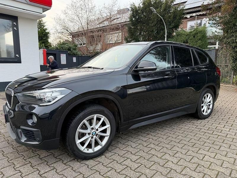Schwarz Gebraucht 2018 BMW X1 Advantage SUV | 18.700 € (Etwas zu teuer) - Bild 1/4