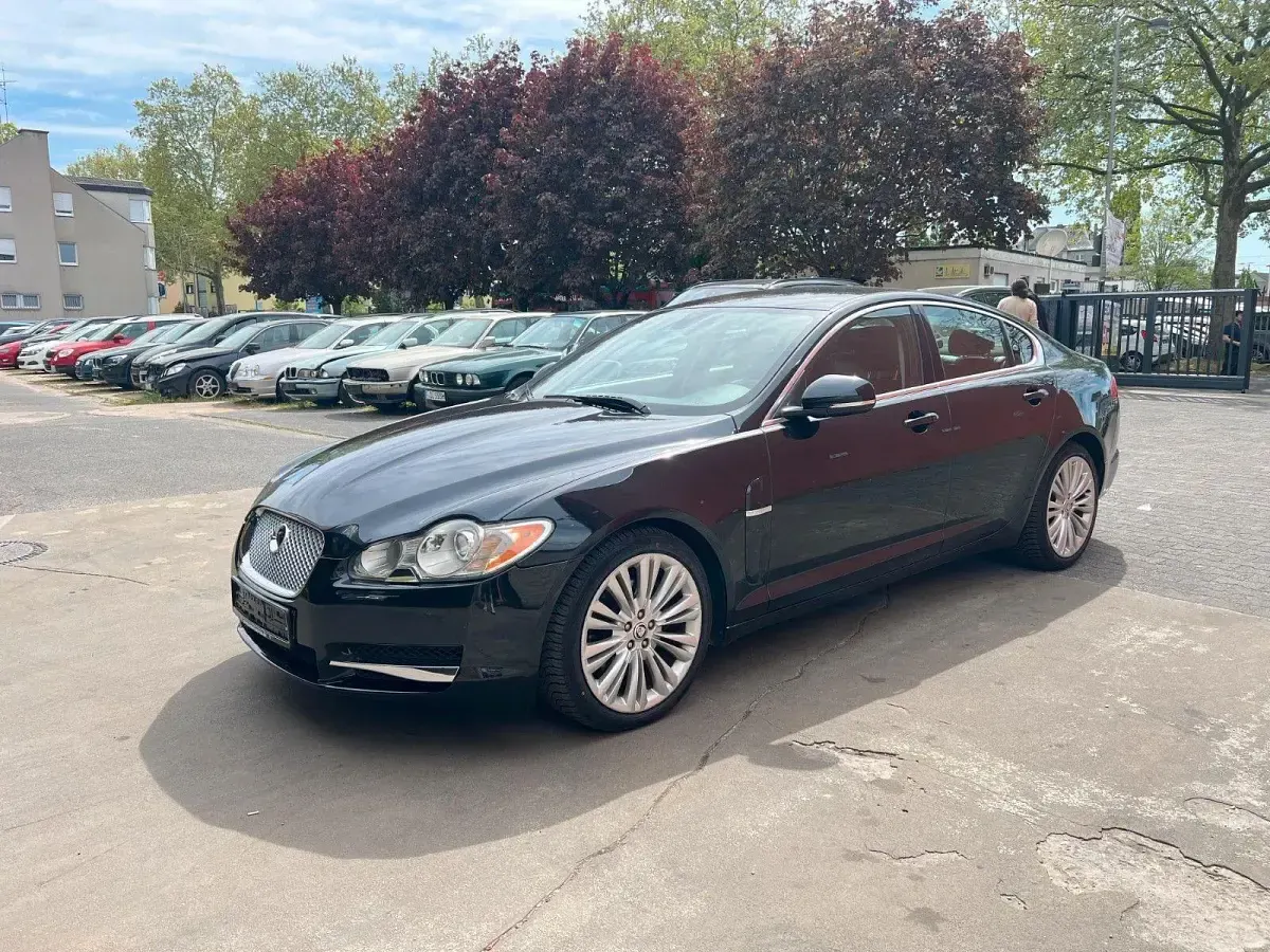 Gebraucht Jaguar XF Luxury 241 PS (177 kW) 2011 Schwarz Limousine
