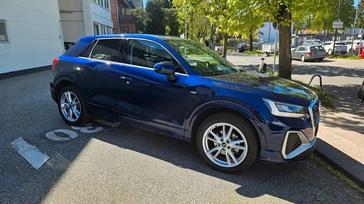 Gebraucht Audi Q2 S-Line 150 PS (110 kW) 2025 Blau SUV