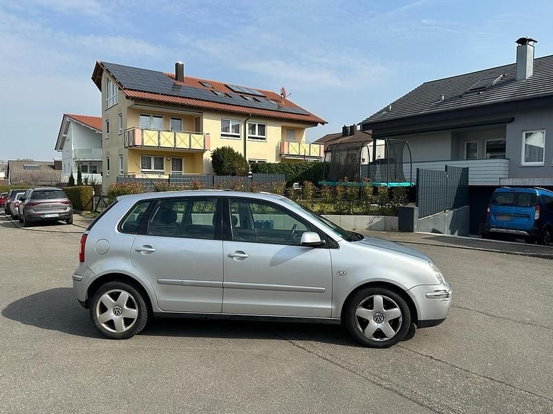Gebraucht VW Polo 75 PS (55 kW) 2002 Silber Kleinwagen