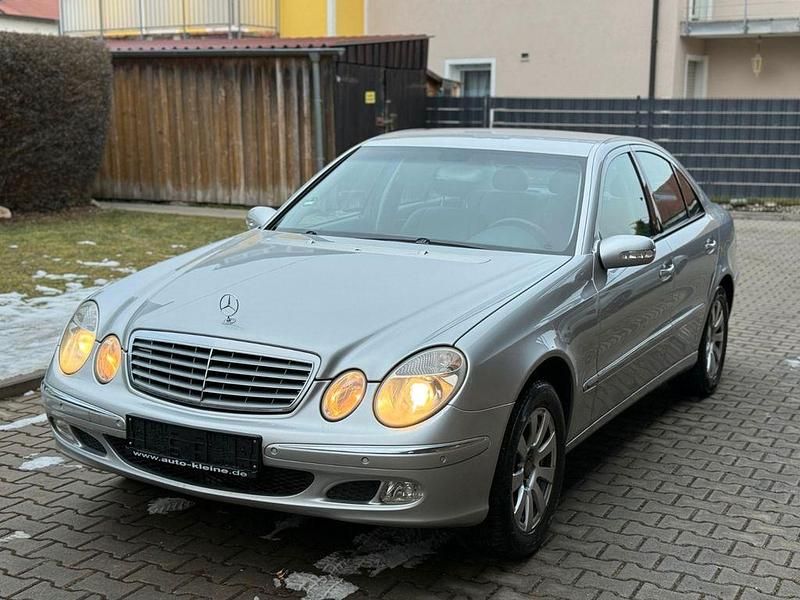 Gebraucht Mercedes E220 Elegance 150 PS (110 kW) 2004 Silber Limousine