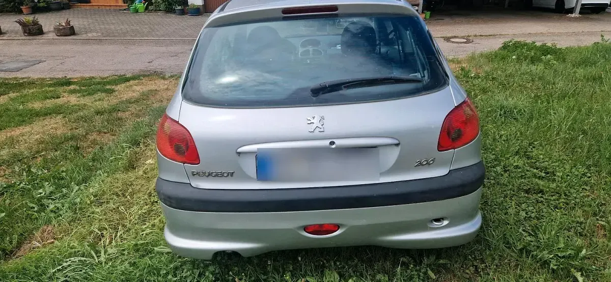 Gebraucht Peugeot 206 70 PS (51 kW) 2004 Silber Kleinwagen