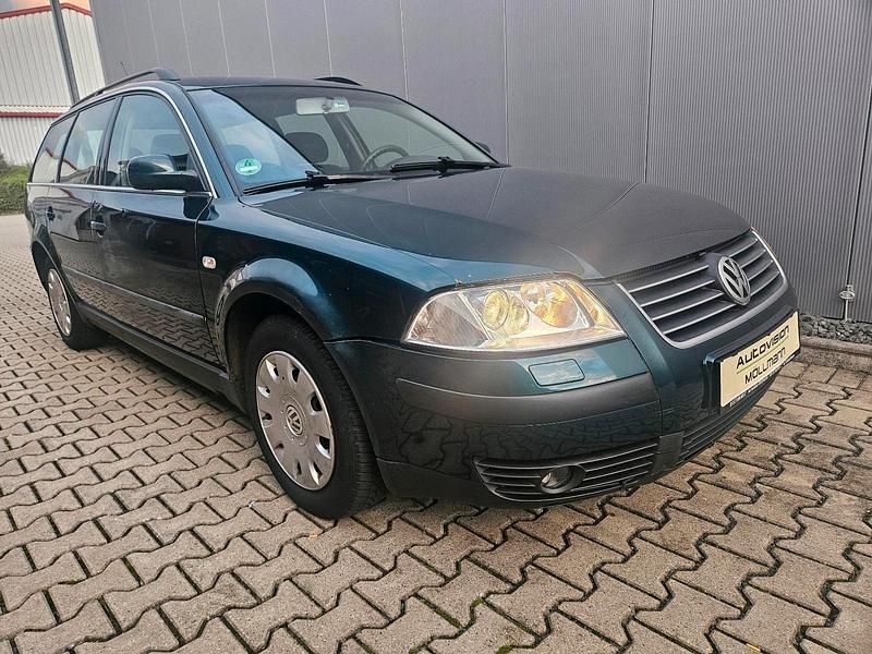 Grün Gebraucht 2002 VW Passat Kombi | 500 € (Superpreis) - Bild 1/4