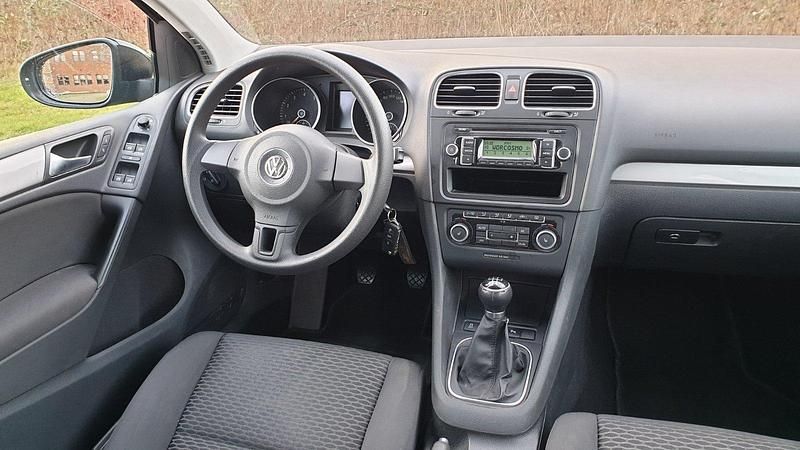 Gebraucht VW Golf VI 86 PS (63 kW) 2010 Schwarz Kleinwagen