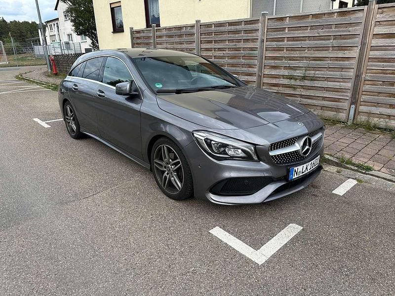 Grau Gebraucht 2017 Mercedes CLA180 Shooting Brake AMG line Kombi | 16.499 € (Guter Preis) - Bild 1/4