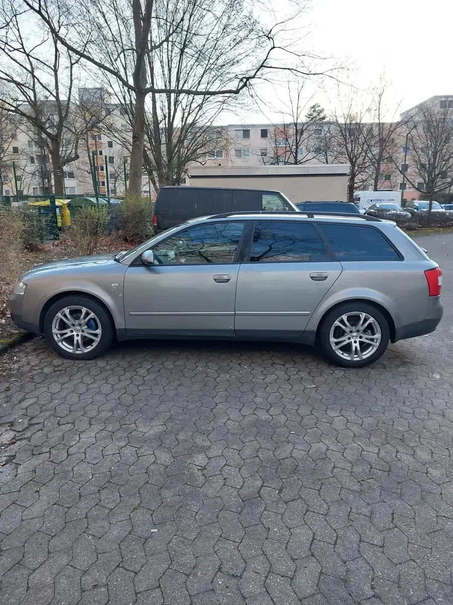 Używany Audi A4 131 KM (96 kW) 2002 Srebrny Kombi