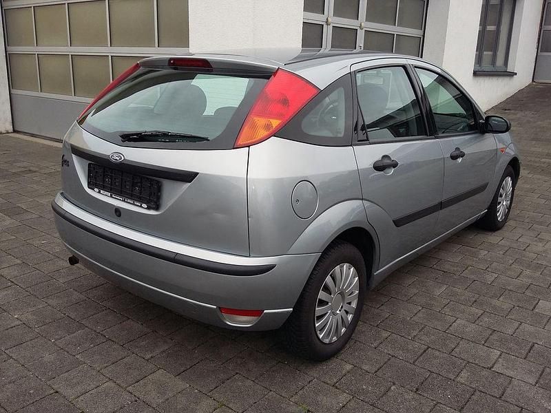 Gebraucht Ford Focus Viva 101 PS (74 kW) 2004 Silber Limousine