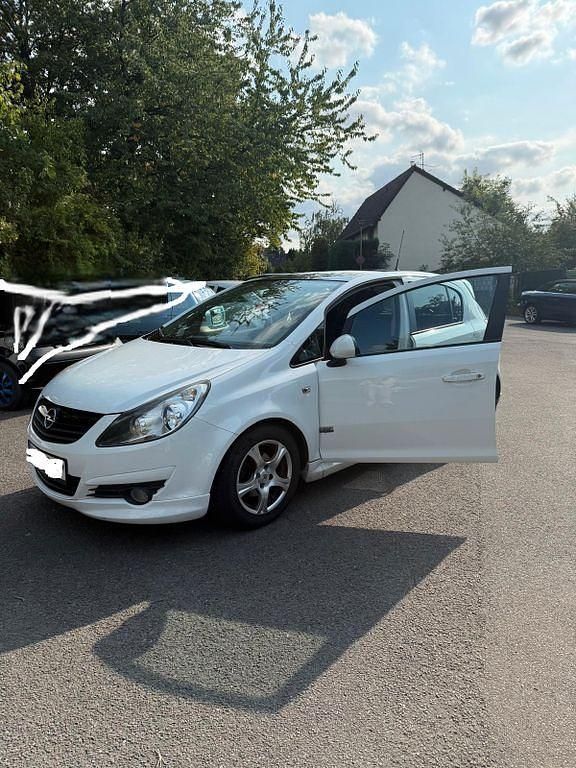Weiß Gebraucht 2010 Opel Corsa OPC Limousine | 2.800 € (Guter Preis) - Bild 1/4