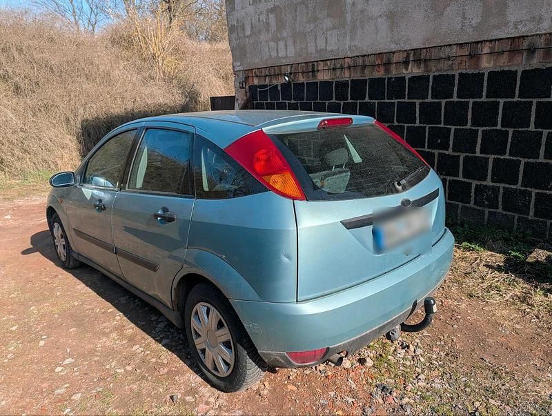 Second-hand Ford Focus 75 CP (55 kW) 1999 Verde Hatchback