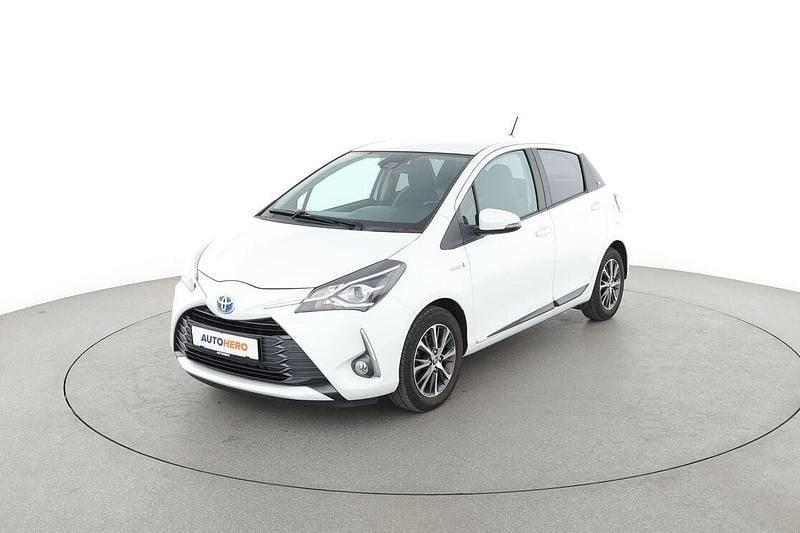 Weiß Gebraucht 2019 Toyota Yaris Club Limousine | 14.530 € (Fairer Preis) - Bild 1/3