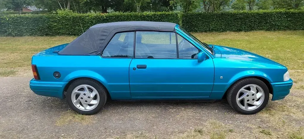 Gebraucht Ford Escort Cabriolet 75 PS (55 kW) 1990 Blau Cabrio