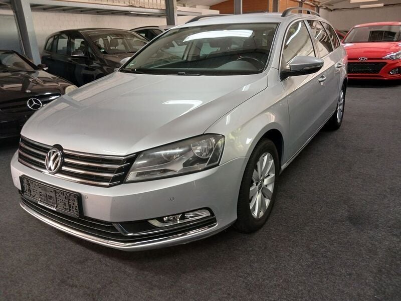 Silber Gebraucht 2014 VW Passat Comfortline Kombi | 8.450 € (Guter Preis) - Bild 1/4