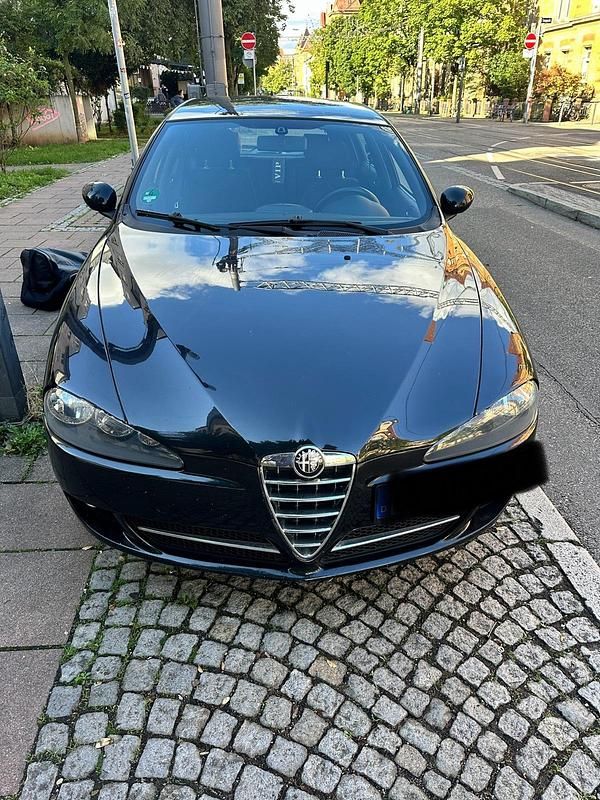 Schwarz Gebraucht 2009 Alfa Romeo 147 Kleinwagen | 900 € (Superpreis) - Bild 1/4