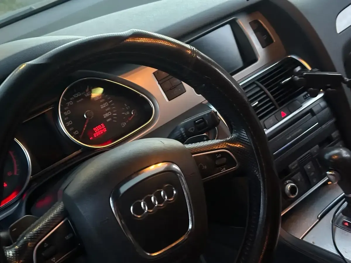 Gebraucht Audi Q7 245 PS (180 kW) 2010 Grau SUV