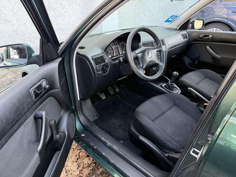 Gebraucht VW Golf IV Trendline 75 PS (55 kW) 2001 Forestgrün Limousine