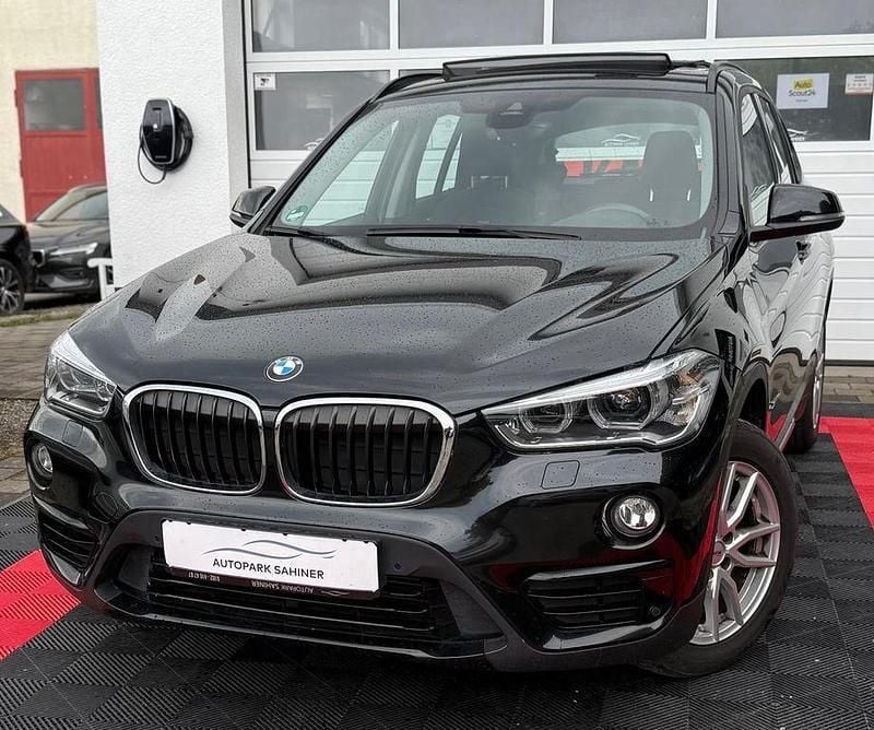 Schwarz Gebraucht 2017 BMW X1 Sport Line SUV | 14.999 € (Superpreis) - Bild 1/4