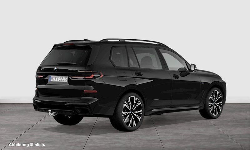 Gebraucht BMW X7 M Sport 352 PS (258 kW) 2025 Schwarz SUV