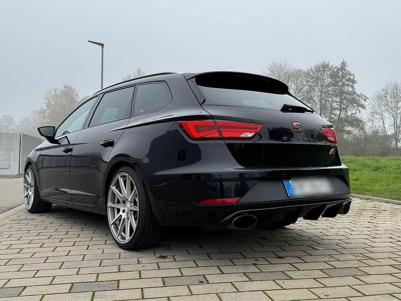 Schwarz Gebraucht 2018 Cupra Leon Kombi | 17.500 € (Guter Preis) - Bild 1/4