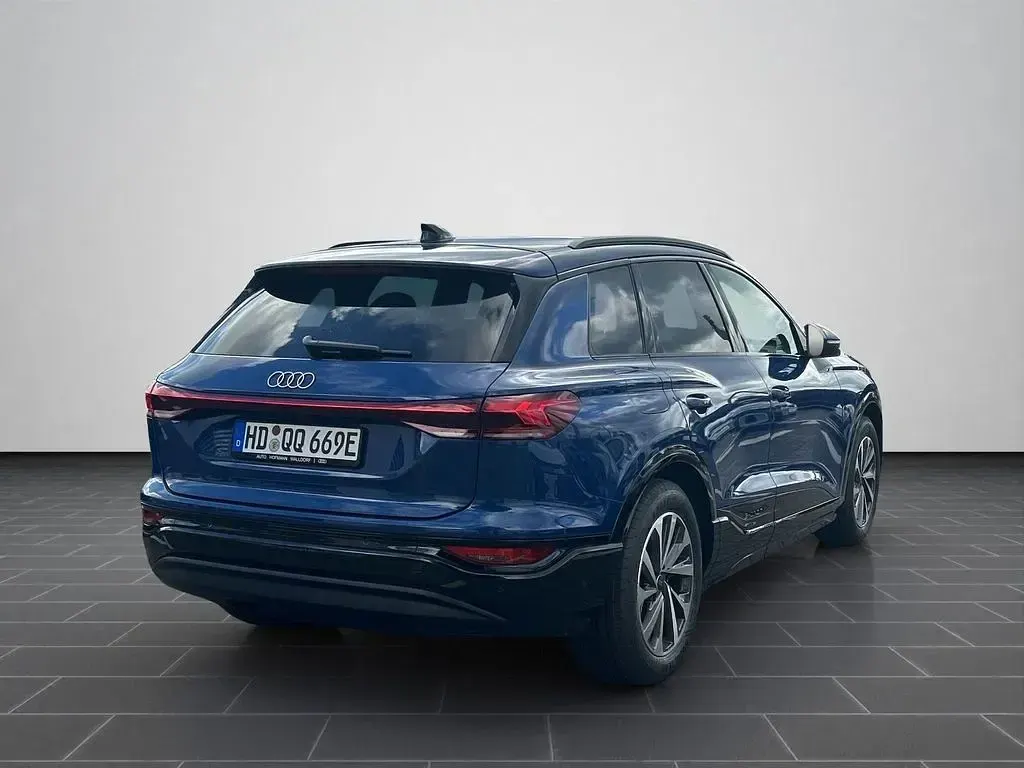 Gebraucht Audi Q6 e-tron S-Line 185 kW (252 PS) 2025 Ascariblau metallic SUV