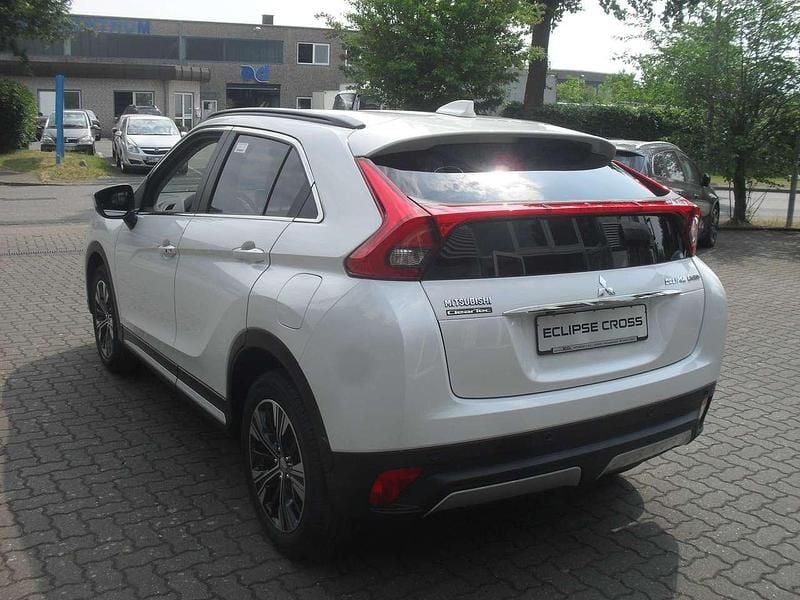 Gebraucht Mitsubishi Eclipse Cross Active 163 PS (119 kW) 2019 Perlmuttweiß SUV