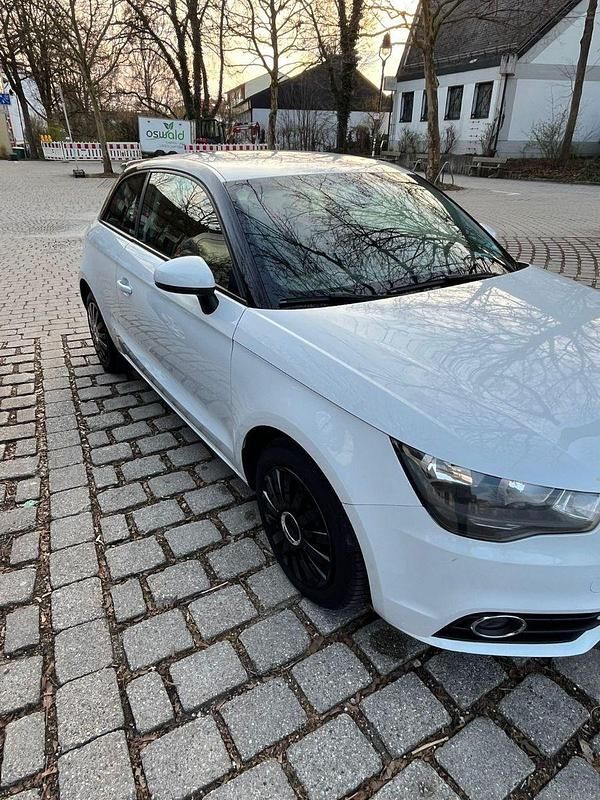 Gebraucht Audi A1 Attraction 86 PS (63 kW) 2013 Weiß Kleinwagen