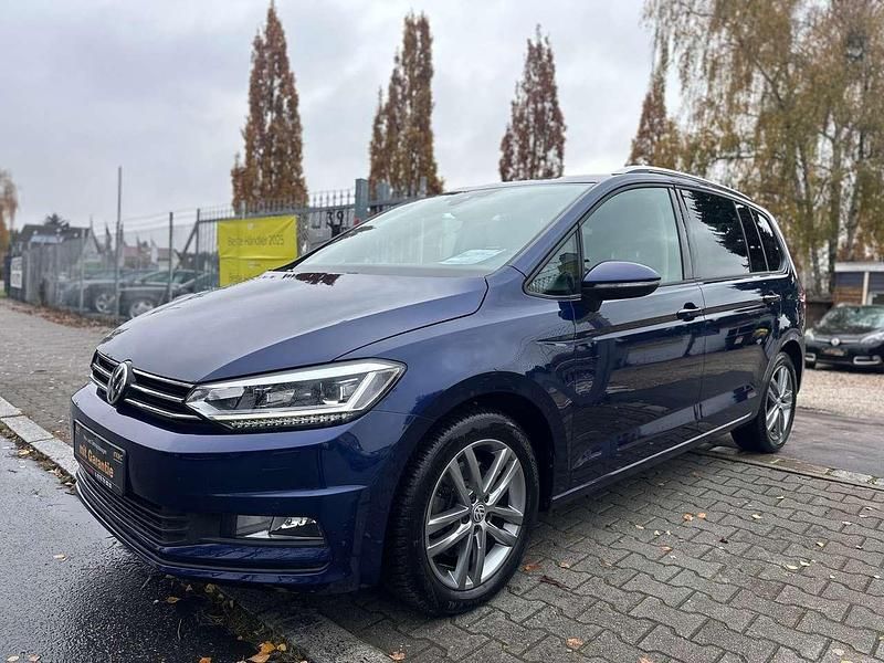 Blau Gebraucht 2018 VW Touran Join Van / Kleinbus | 20.999 € - Bild 1/4