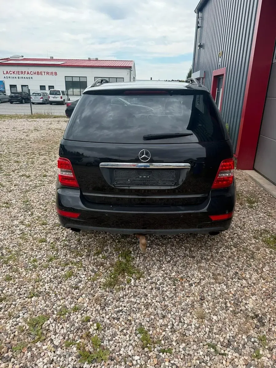 Gebraucht Mercedes ML350 224 PS (164 kW) 2009 Schwarz SUV