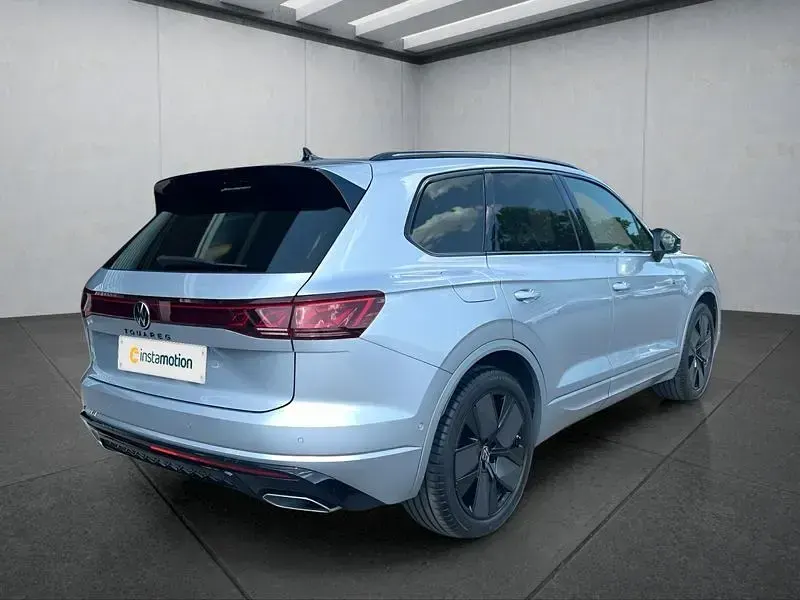 Gebraucht VW Touareg 286 PS (210 kW) 2025 Silber SUV
