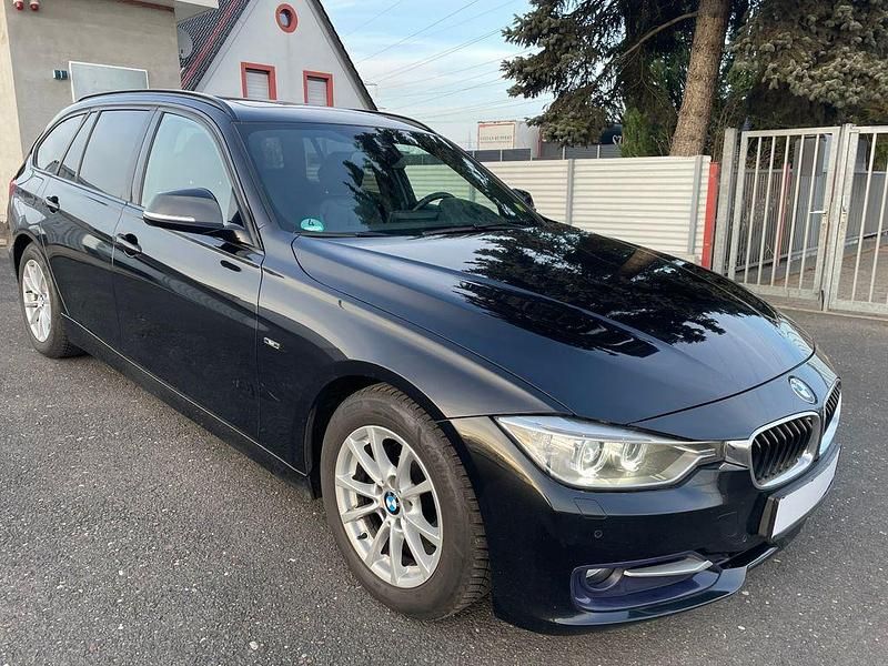 Schwarz Gebraucht 2014 BMW 320 Sport Line Limousine | 9.500 € (Superpreis) - Bild 1/4