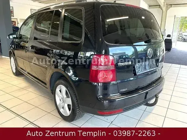 Gebraucht VW Touran United 102 PS (75 kW) 2008 Schwarz Van / Kleinbus